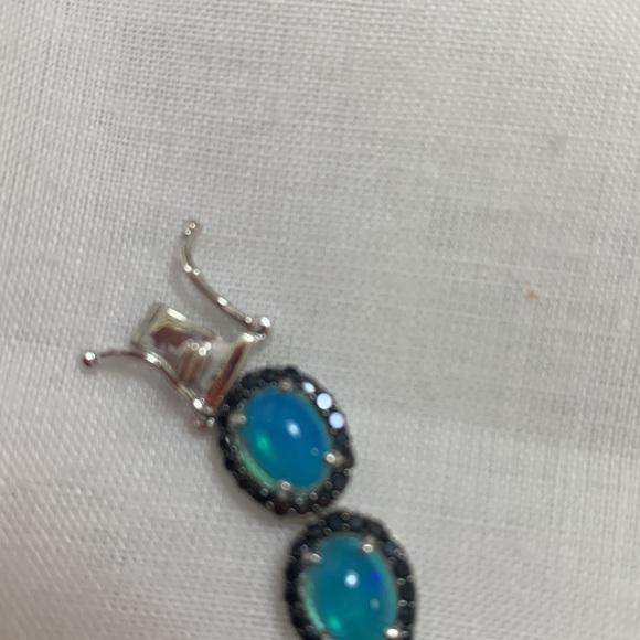 NWT JTV 6.25CTW OVAL BLUE OPAL & 3.20CTW ROUND BLK SPINEL BRACELET - Picture 4 of 6